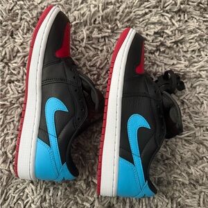 Women’s Air Jordan 1 Retro Low OG ‘NC to Chi’